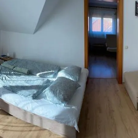 Ezo Apartmanhaz * Balatonbereny