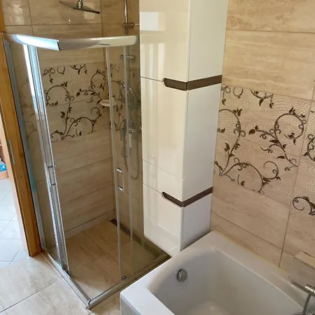 דירה Ezo Apartmanhaz Balatonberény