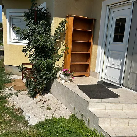 Ezo Apartmanhaz Apartmán *