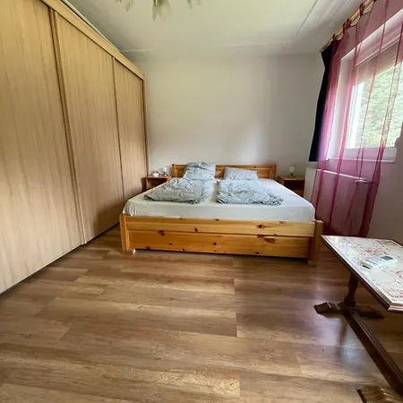 דירה Ezo Apartmanhaz Balatonberény