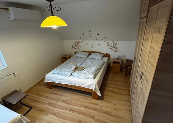 Ezo Apartmanhaz דירה